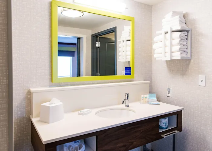 Hampton Il, Il Hotel Paris