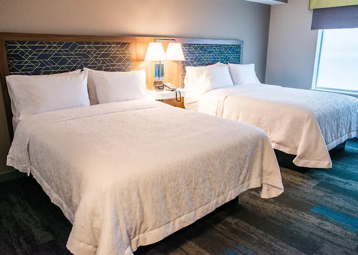 Hampton Il, Il Hotel